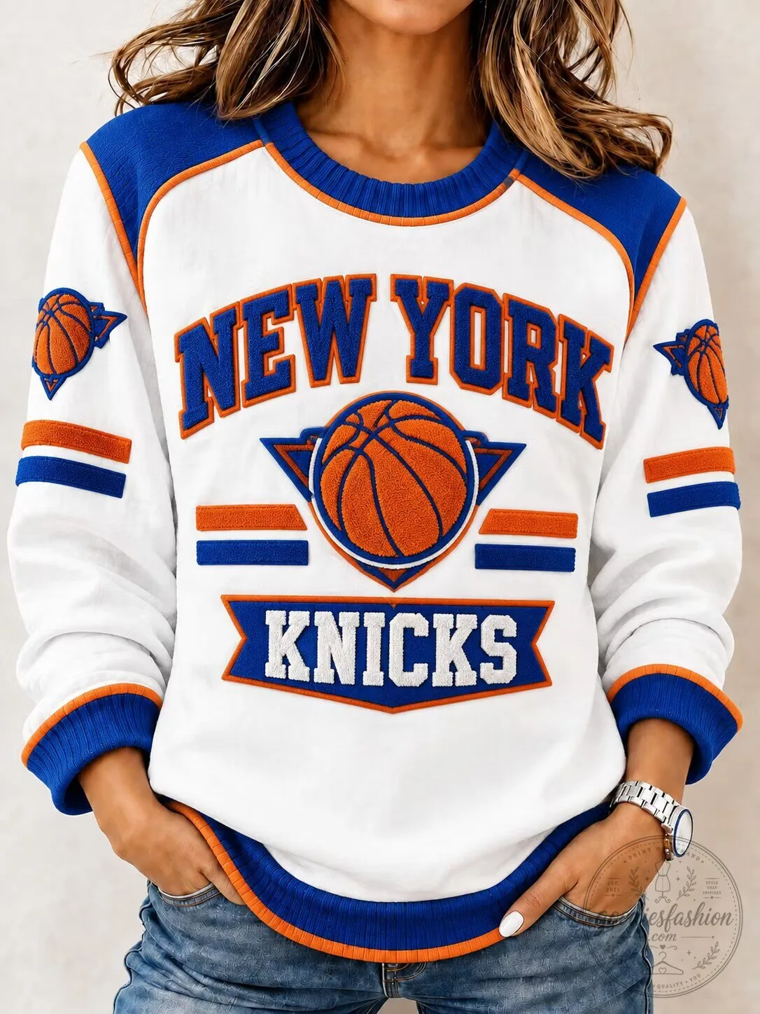 New York Knicks Basketball Team Fan Embroidered White Crewneck Sweatshirt