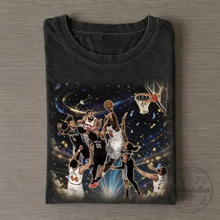 Basketball Players Slam Dunking in Stadium Graphic Print T-Shirt